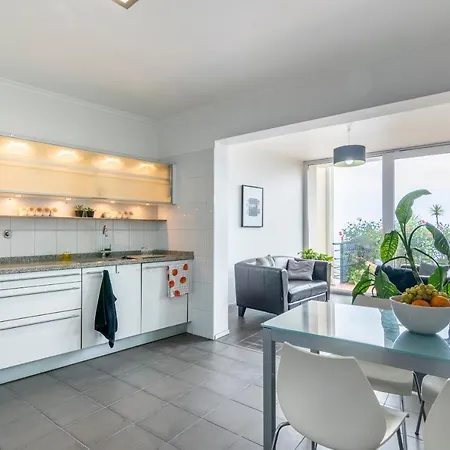 Valeriu * سانتا كروز