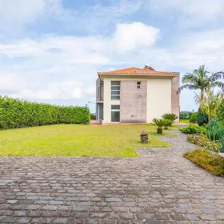 Valeriu فيلة سانتا كروز