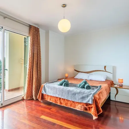 Valeriu * سانتا كروز