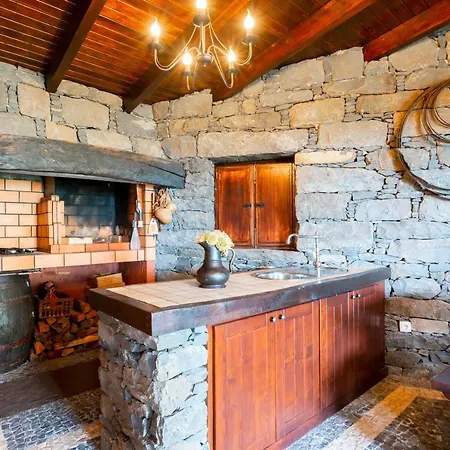 Valeriu سانتا كروز