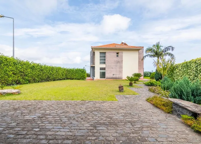 Valeriu Villa Santa Cruz (Madeira)