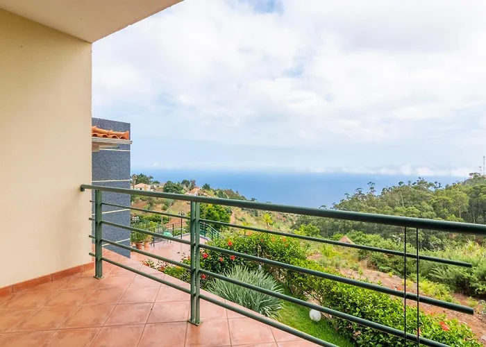 Valeriu Villa Santa Cruz (Madeira)